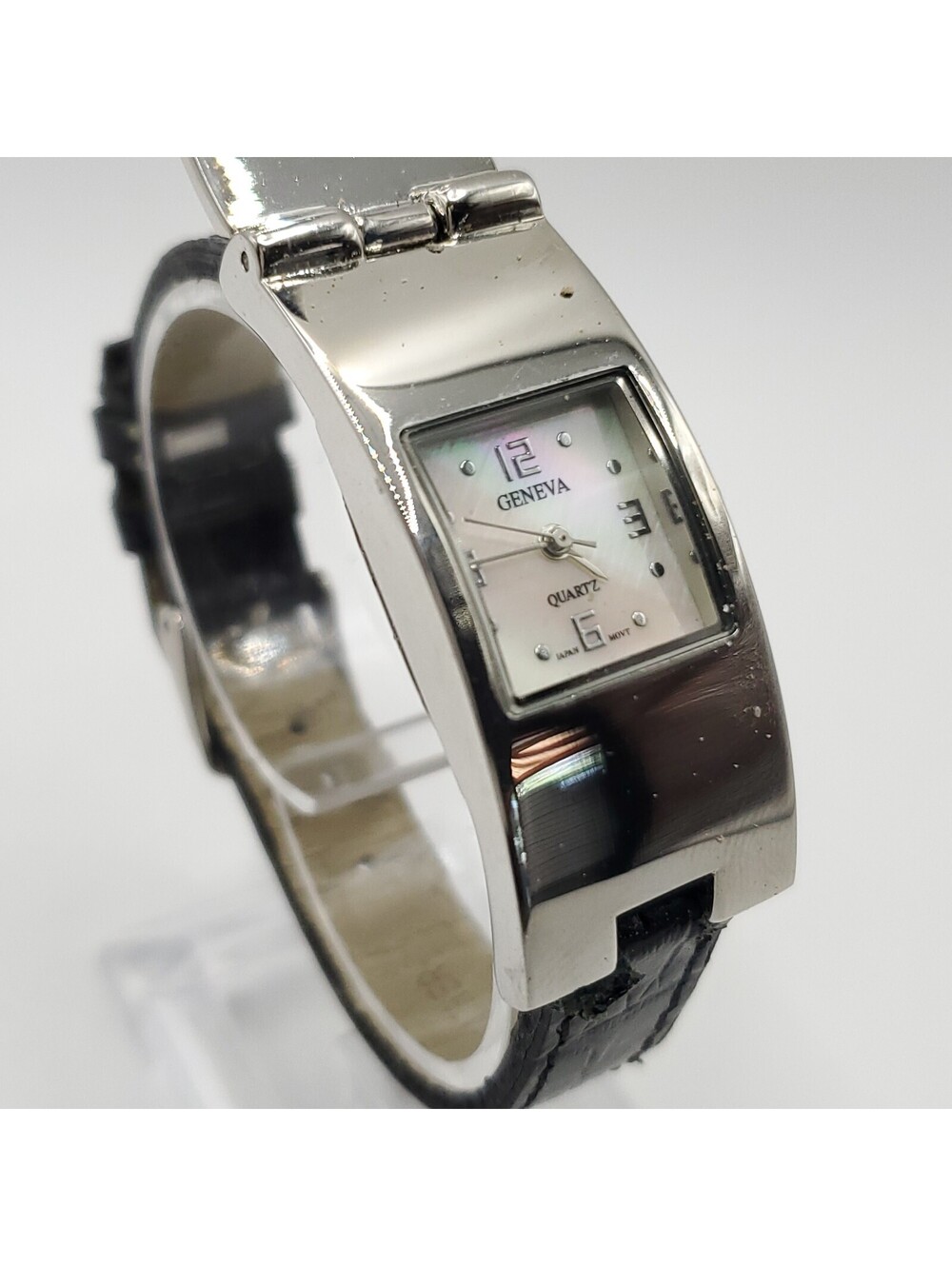 Geneva Hidden MOP Dial 19mm Womens Watch Silver Tone New Battery